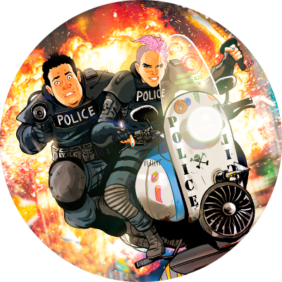 To politibetjente kører væk fra en eksplosion på en motorcykel.