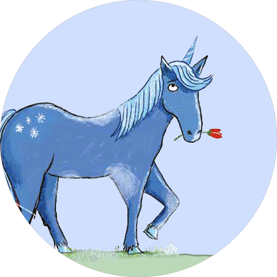 En enhjørning med en rød blomst i mulen.